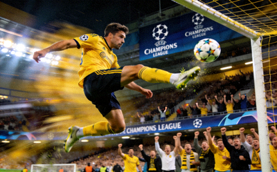 欧冠半决赛精彩瞬间：球员凌空抽射破门